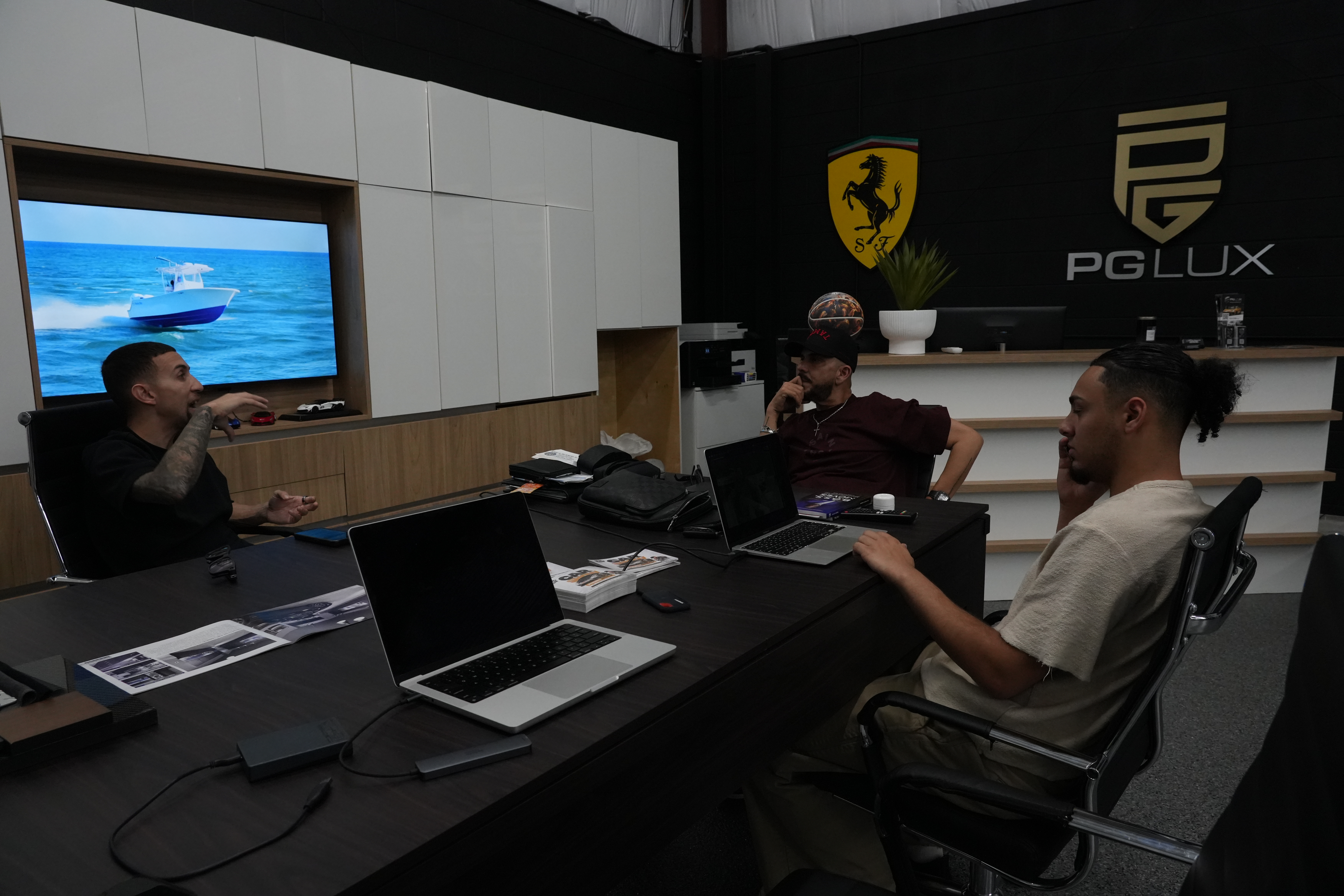 Luigi Leon — Live on Stage